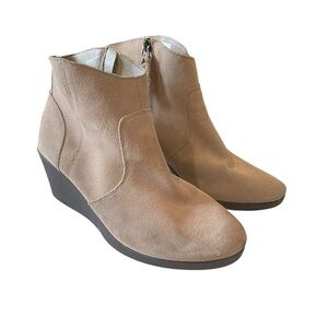 CROCS Women's Beige Ankle Booties